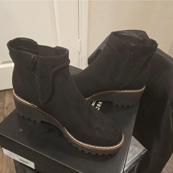 Steve Madden SM New York Hunny Heeled Boots - Picture 6 of 6